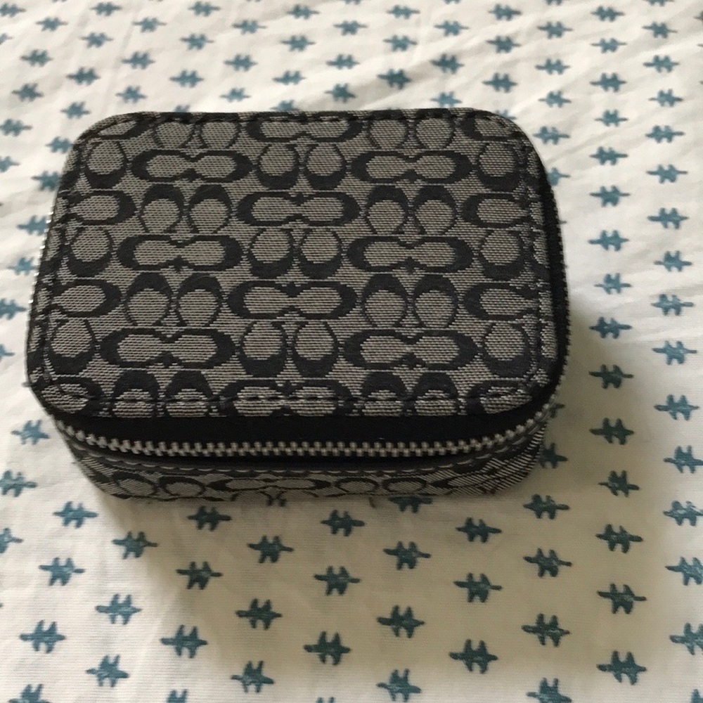 Coach triple pill box